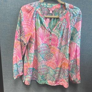 Lilly Pulitzer Shell Silk 3 Button V Neck Size M  Blouse
